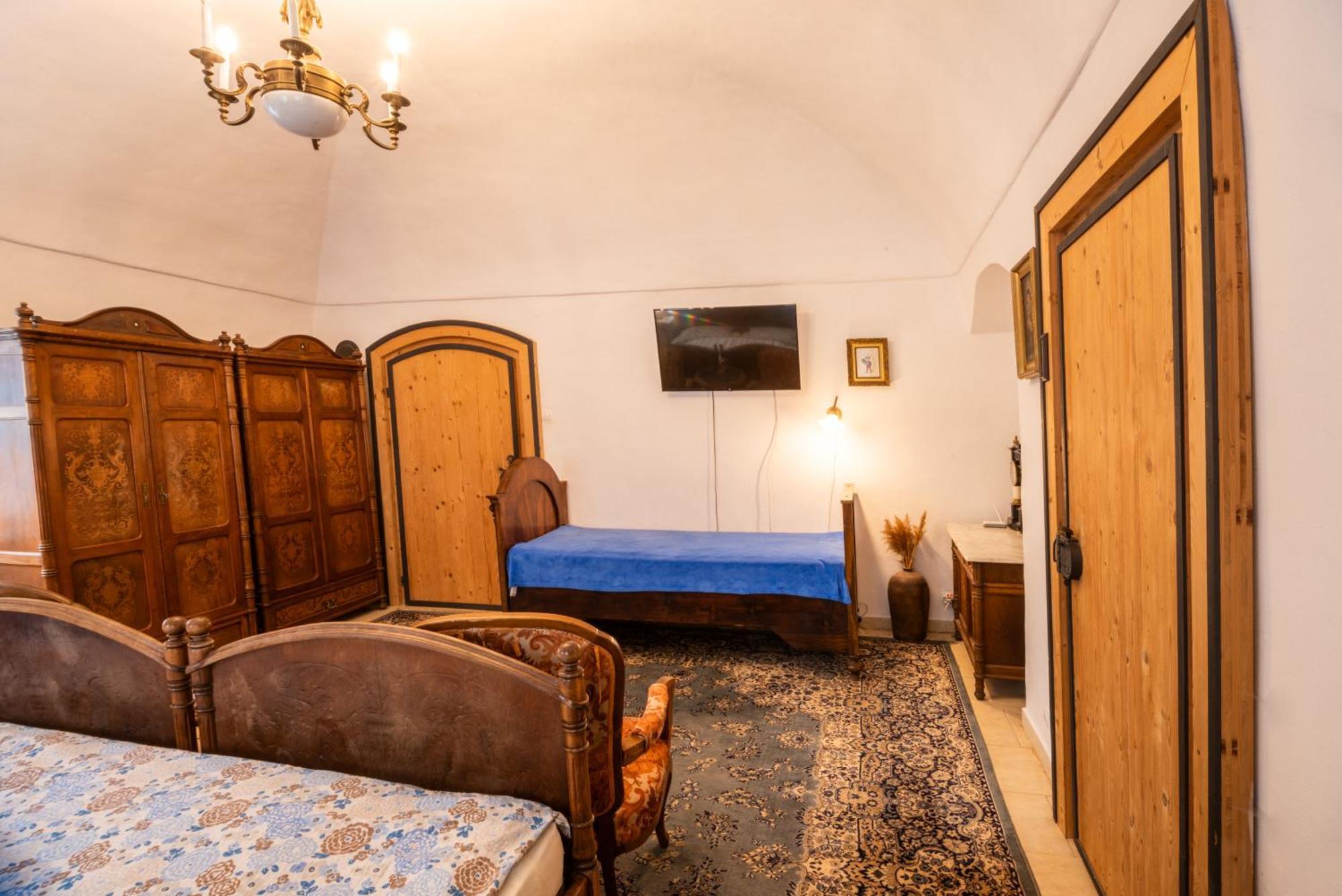 Zemianska Kuria Vachtar Hotel Kralova Lehota Exterior photo